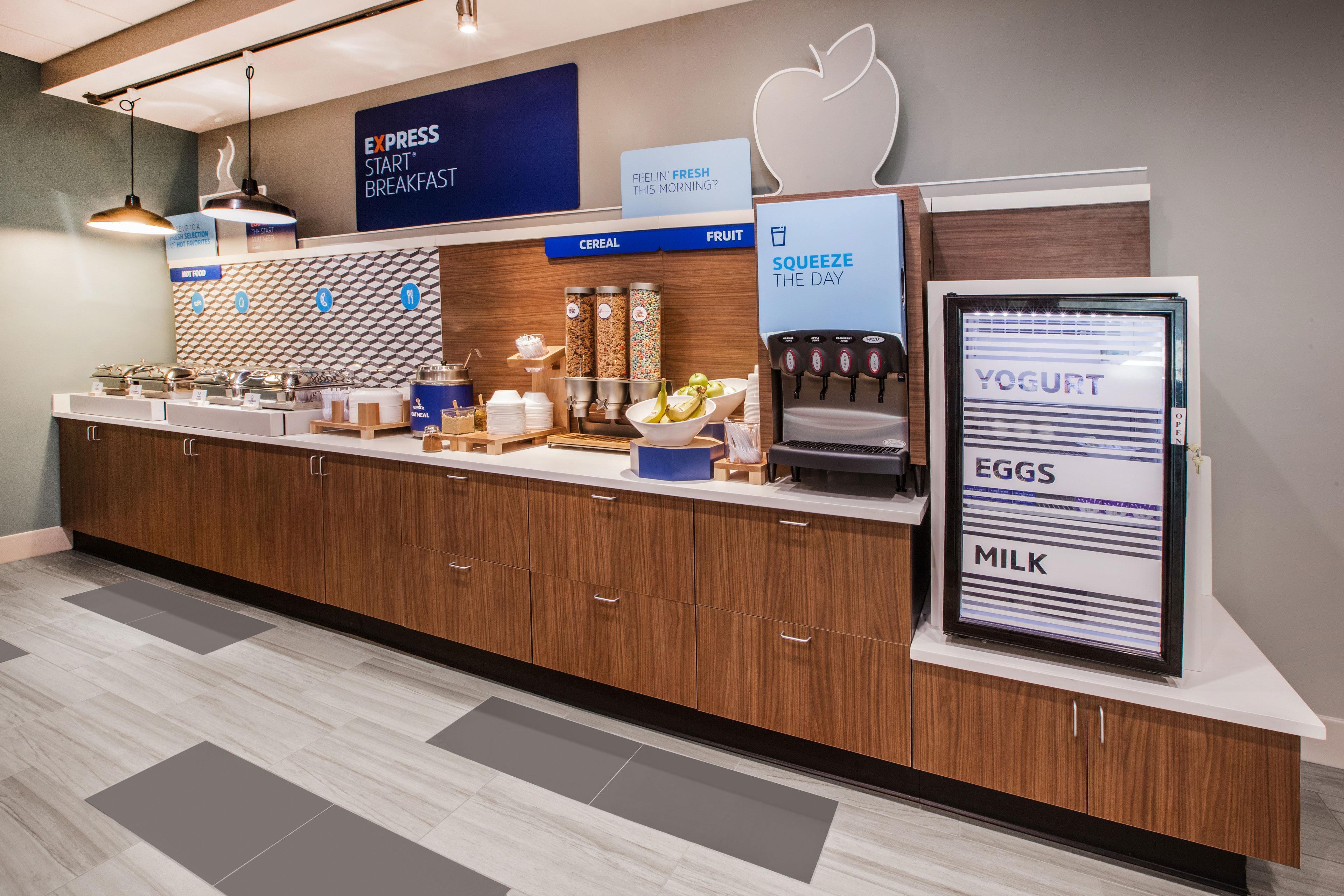 Holiday Inn Express & Suites - Oxford By Ihg Esterno foto