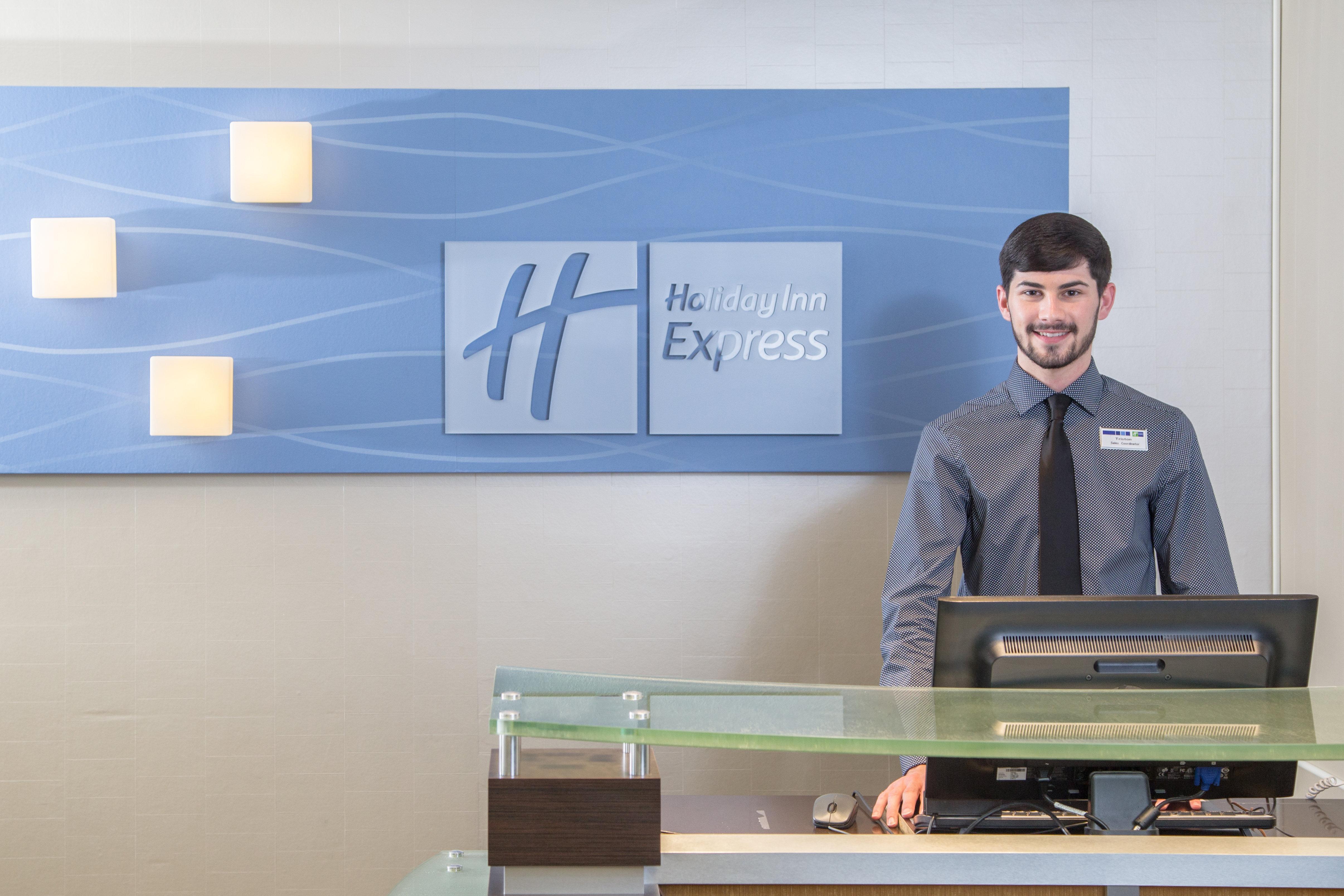 Holiday Inn Express & Suites - Oxford By Ihg Esterno foto