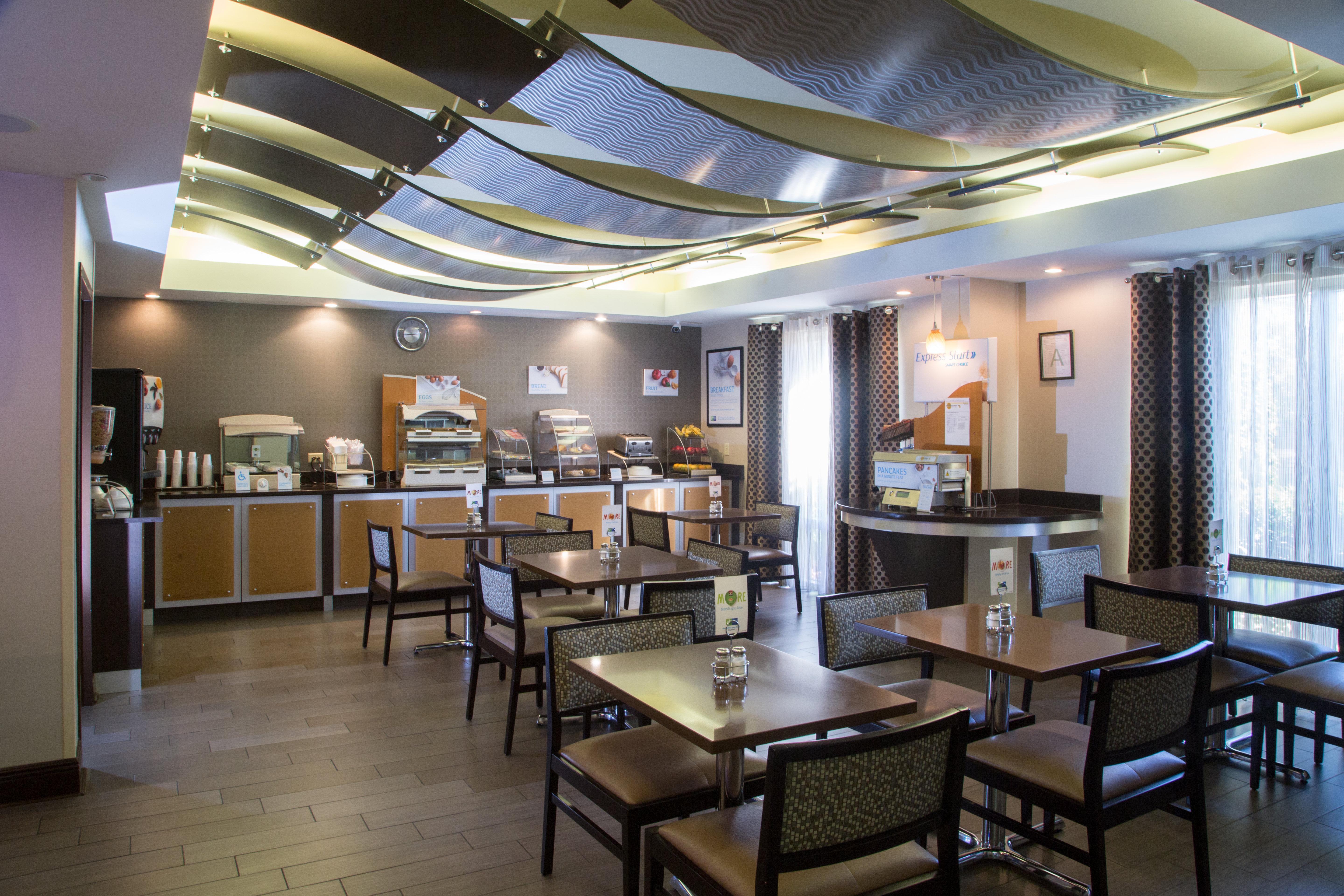 Holiday Inn Express & Suites - Oxford By Ihg Esterno foto