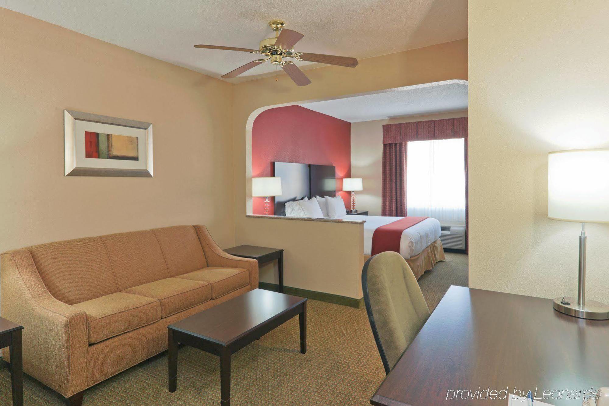 Holiday Inn Express & Suites - Oxford By Ihg Camera foto