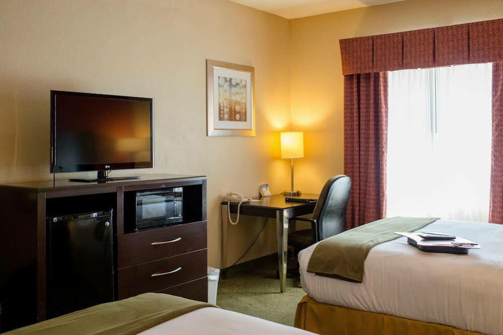 Holiday Inn Express & Suites - Oxford By Ihg Esterno foto
